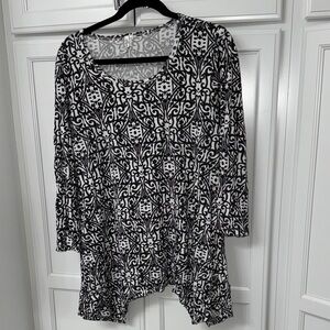 Lulu-B Black & White Scoop Neck Tunic